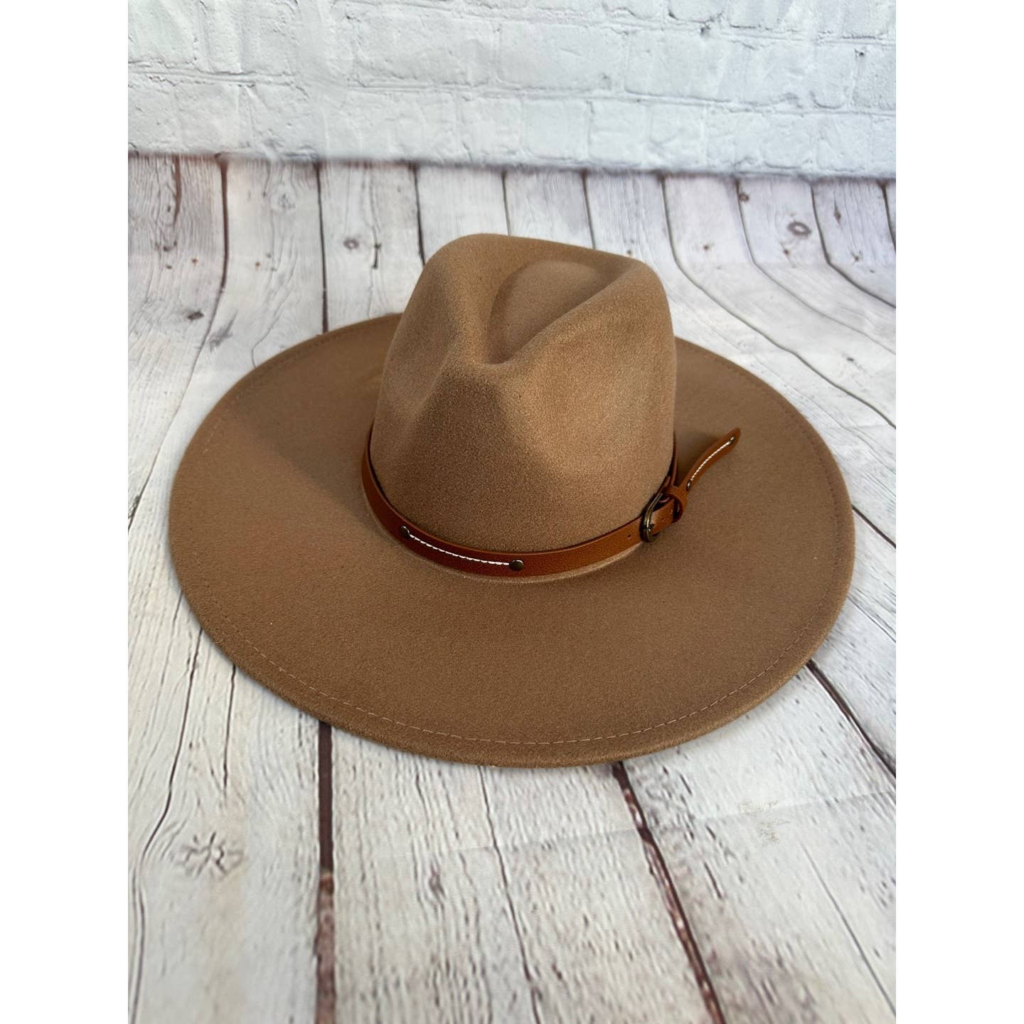 Wide Brim Panama Hat w/ Leather Belt