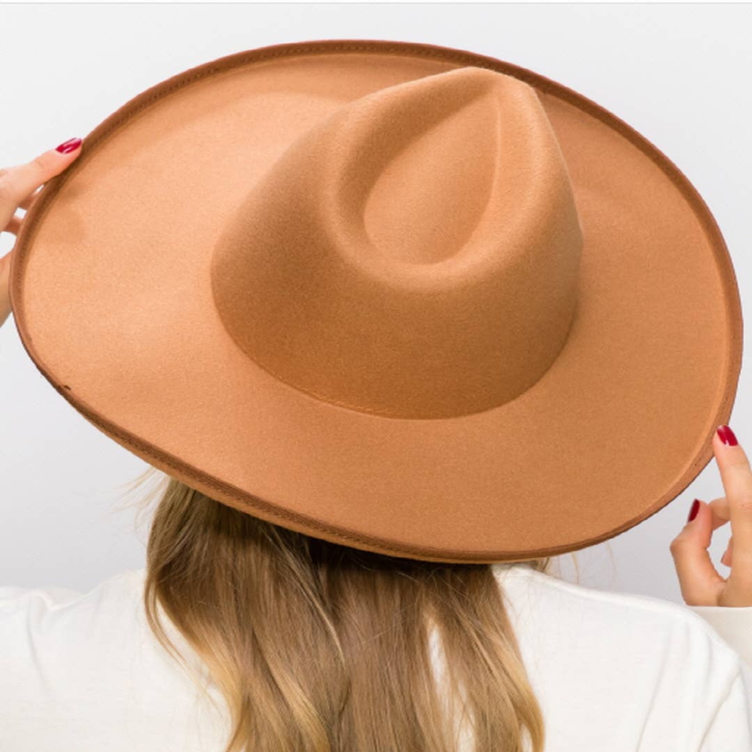 Structured wide brim rancher hat with pencil roll brim
