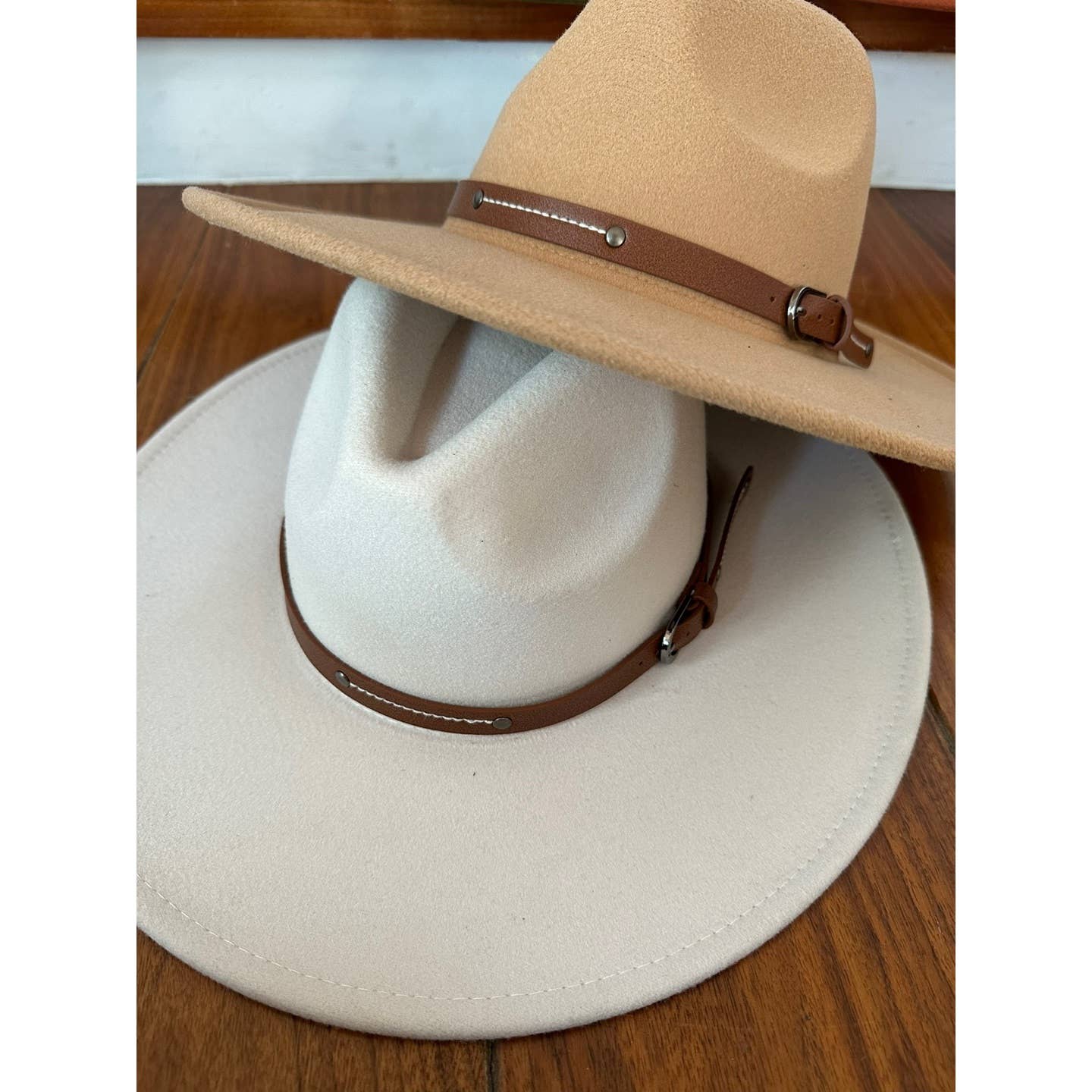 Wide Brim Panama Hat w/ Leather Belt